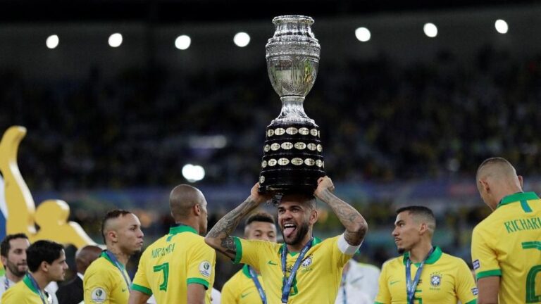 Dani Alves: Bek Sayap Legendaris dengan 44 Trofi