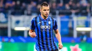 berat-djimsiti-im-trikot-von-atalanta-1588593485-37598