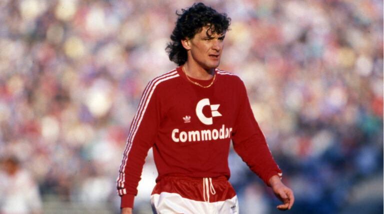 Mark Hughes: Perjalanan Karier dan Pengaruhnya dalam Dunia Sepak Bola