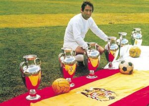 soccerpedia-francisco-gento-sosok-peraih-trofi-terbanyak-liga-champions-sebagai-pemain-kmrIcuYlJO