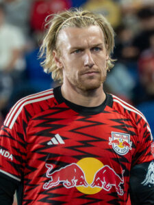 profil-emil-forsberg-pemain-bola-berbakat-dan-kreatif