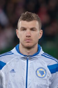 profil-lengkap-pemain-bola-edin-dzeko