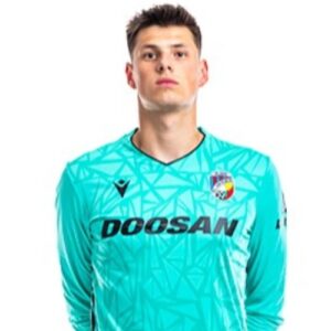 profil-lengkap-pemain-bola-viktor-baier