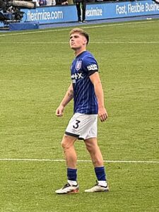 profil-pemain-bola-leif-davis-karier-dan-prestasinya