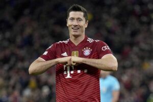 pemain-bola-terbaik-kehebatan-robert-lewandowski-di-dunia-sepak-bola