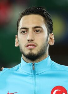 profil-pemain-bola-hakan-calhanoglu-kreator-serangan-turki