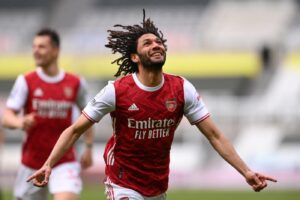 mohamed-elneny-profil-dan-peran-pemain-bola-di-lapangan