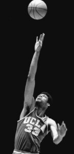 profil-pemain-bola-bas-langenbick-karier-dan-prestasinya