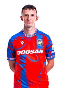 profil-pemain-bola-matej-valenta-karier-dan-prestasinya