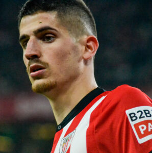 profil-pemain-bola-oihan-sachet-karier-dan-prestasinya