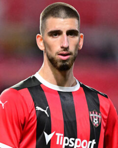 profil-pemain-bola-adrian-zeljkovic-karier-dan-prestasinya