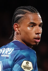 profil-pemain-bola-calvin-stengs-karier-dan-prestasinya