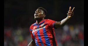 profil-pemain-bola-rafiu-durosinmi-karier-dan-prestasinya