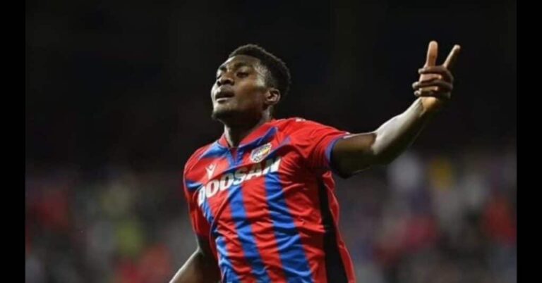 Profil Pemain Bola Rafiu Durosinmi: Karier dan Prestasinya