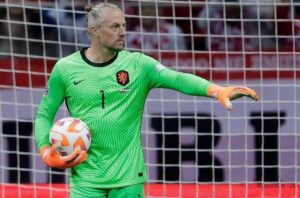 profil-pemain-bola-remko-pasveer-kiper-andalan-tim-belanda