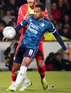 profil-pemain-bola-quinten-timber-karier-dan-prestasinya