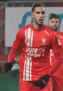 profil-pemain-bola-ramiz-zerrouki-keahlian-dan-karier-terbaru