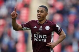 profil-pemain-bola-youri-tielemans-karir-dan-performa-terbaru