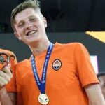 artem-bondarenko-profil-dan-perjalanan-karier-pemain-bola