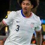 profil-pemain-bola-chris-richards-karier-dan-prestasinya