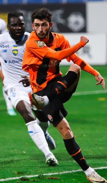 profil-pemain-bola-irakli-azarovi-karier-dan-prestasinya