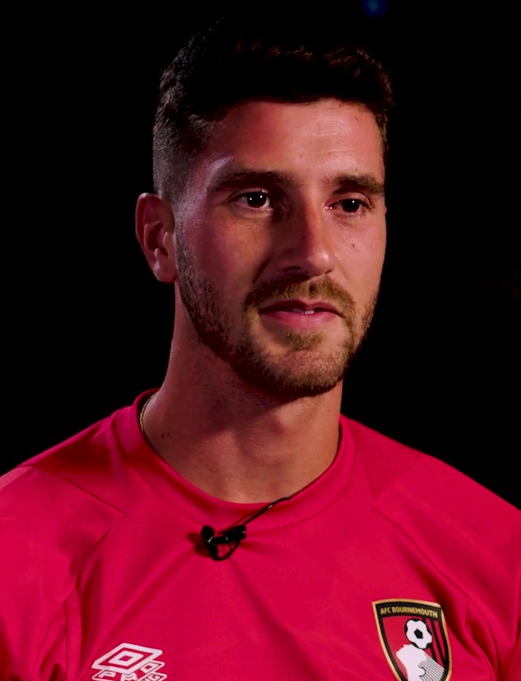 profil-pemain-bola-marcos-senesi-karier-dan-performa-terbaru